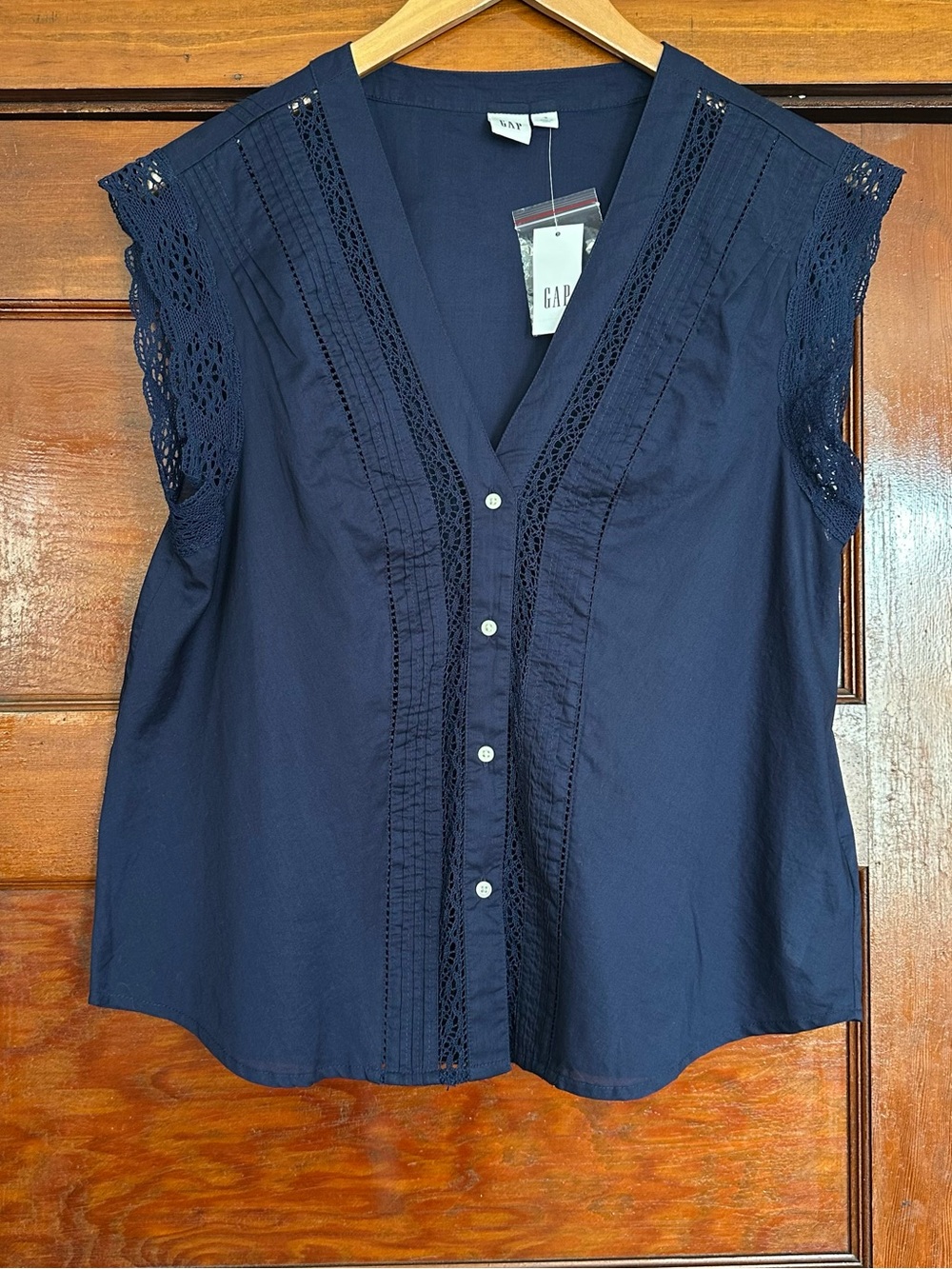 New Gap Navy V-Neck Lace-Trim Pintuck Button-Front Top Size Small Boho Casual